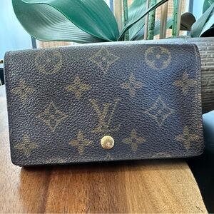 Louis Vuitton Porte-Monnaie International Wallet Monogram Canvas EUC Vintage